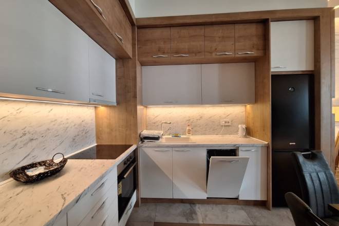 Luks opremljen stan sa terasom u zgradi Scala 78m2 3