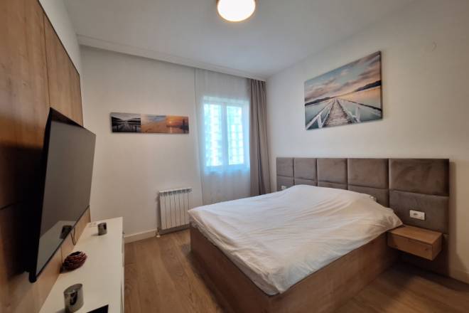 Luks opremljen stan sa terasom u zgradi Scala 78m2 5