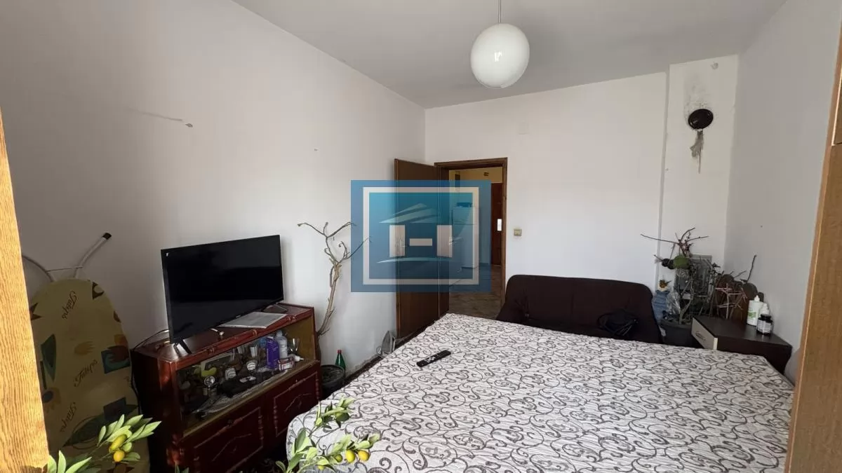 Na prodaju – porodična kuća na samo 3 km od grada 11