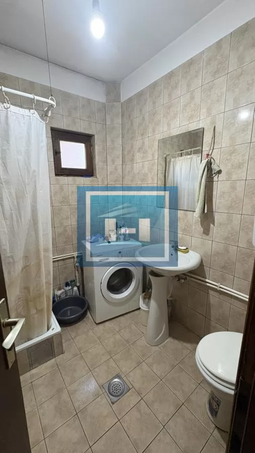 Na prodaju – porodična kuća na samo 3 km od grada 13