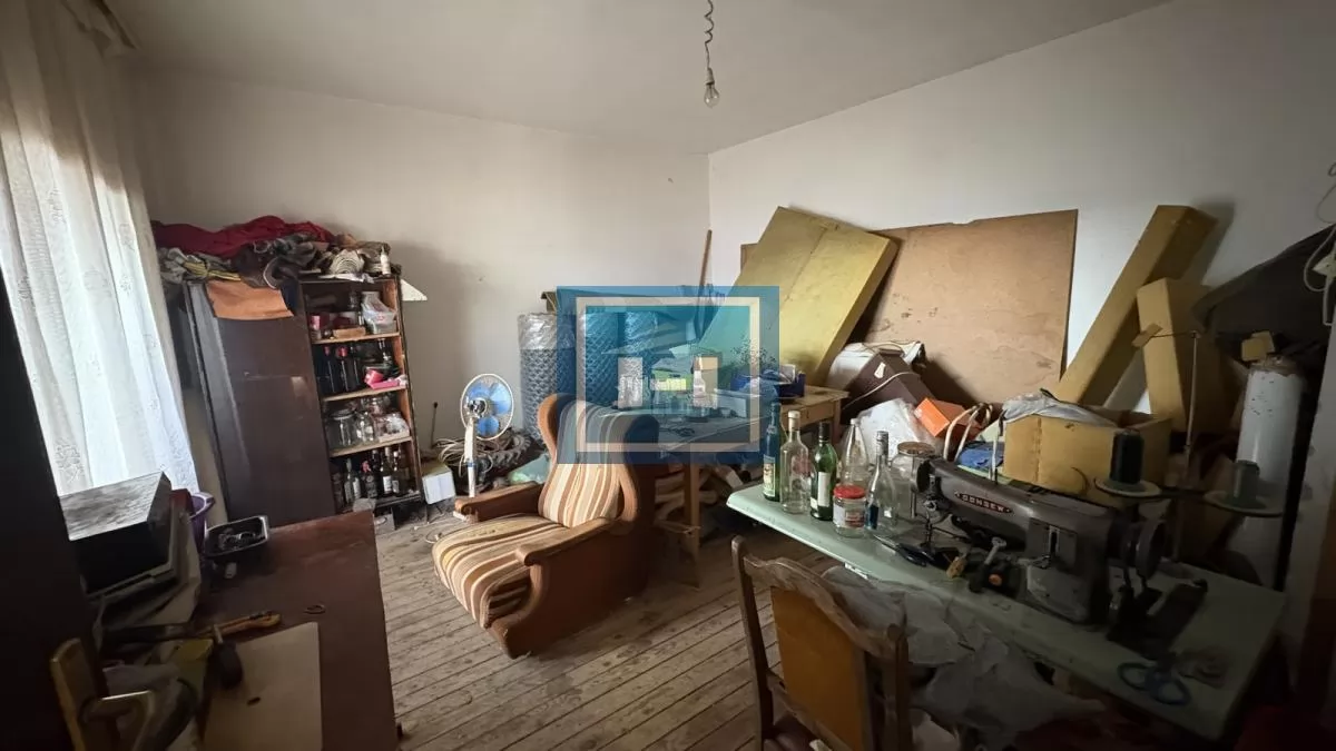 Na prodaju – porodična kuća na samo 3 km od grada 14