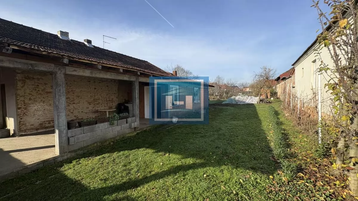 Na prodaju – porodična kuća na samo 3 km od grada 19