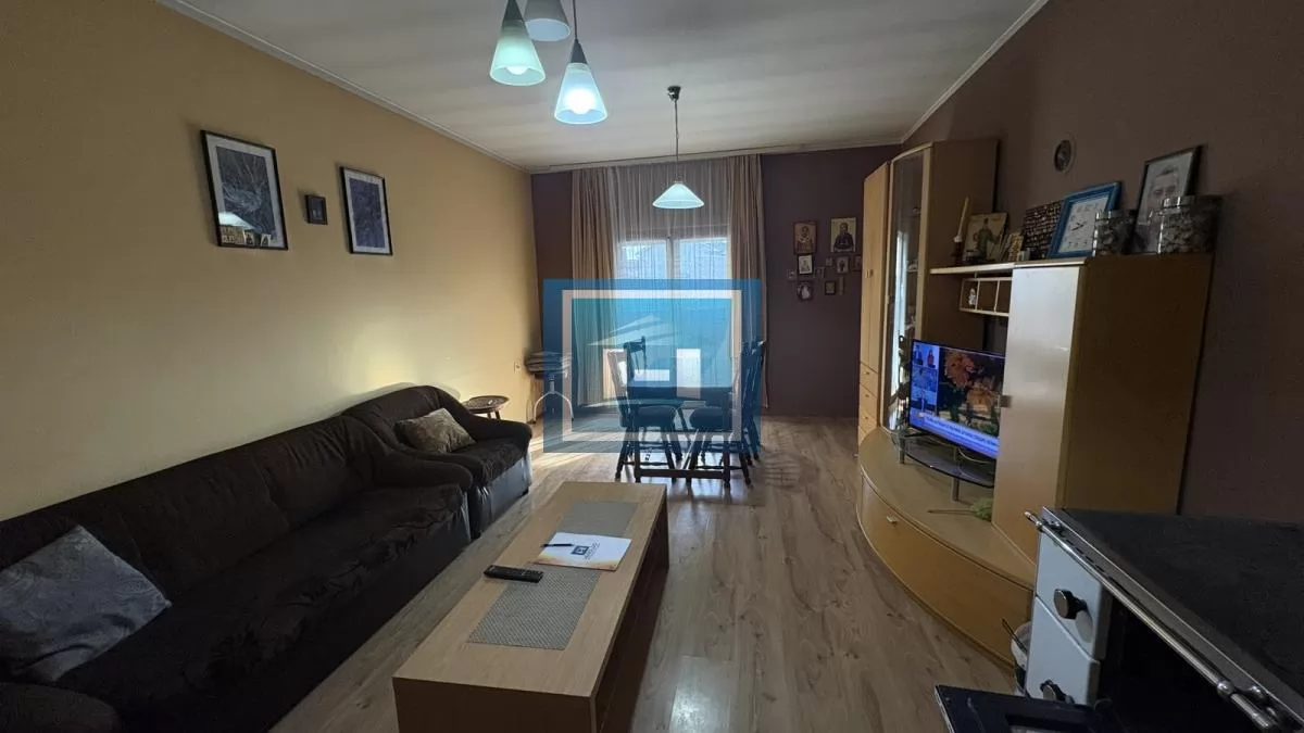 Na prodaju – porodična kuća na samo 3 km od grada 2