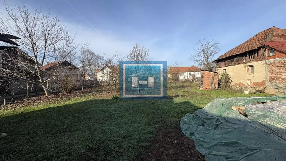 Na prodaju – porodična kuća na samo 3 km od grada 22