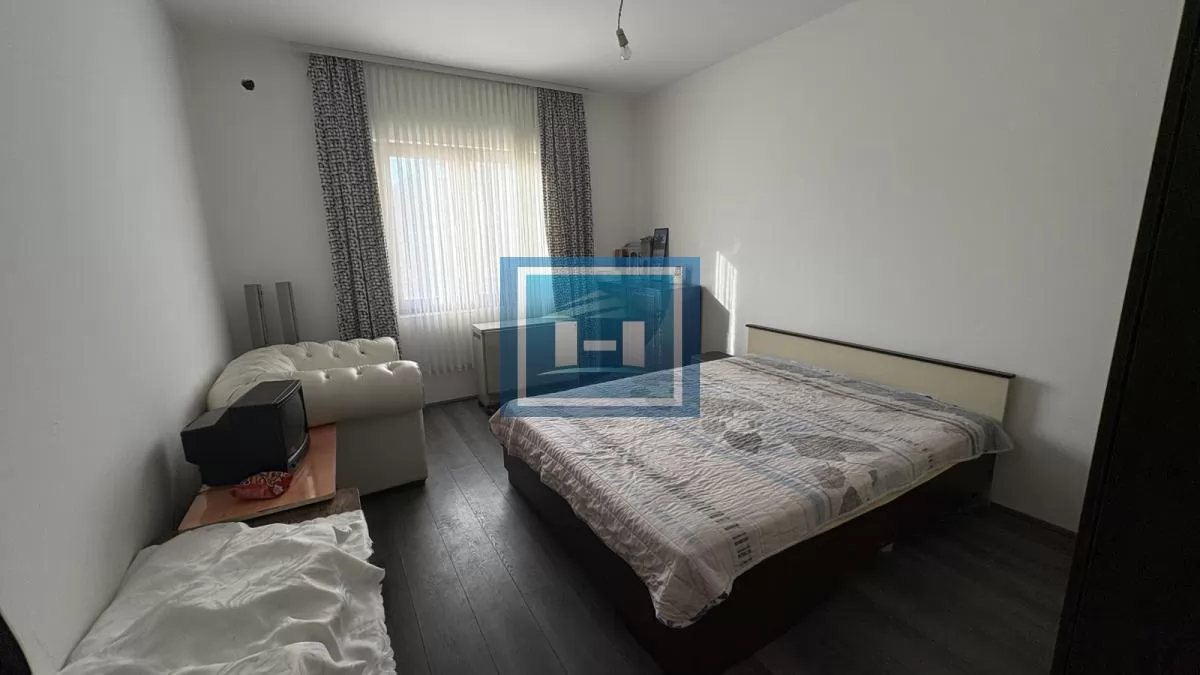 Na prodaju – porodična kuća na samo 3 km od grada 9