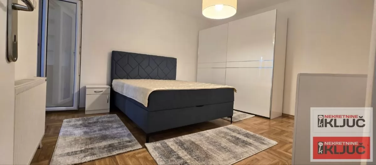 PODBARA IZDAJE SE TROSOBAN MODERNO OPREMLJEN STAN SA GARAŽOM 11