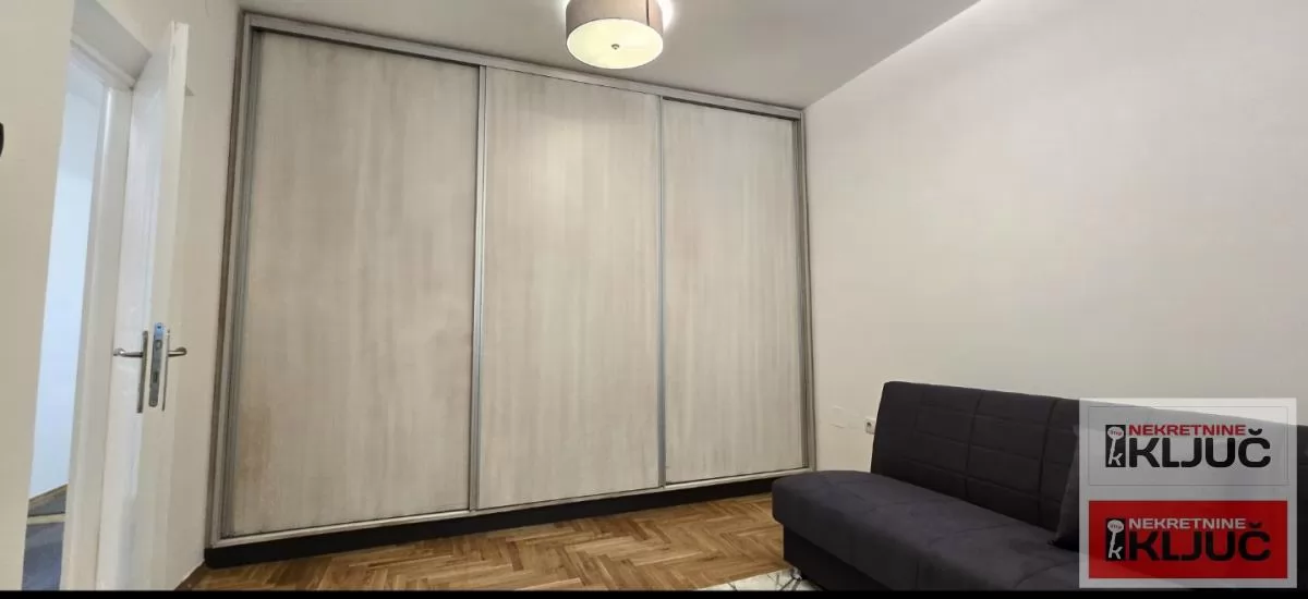 PODBARA IZDAJE SE TROSOBAN MODERNO OPREMLJEN STAN SA GARAŽOM 14