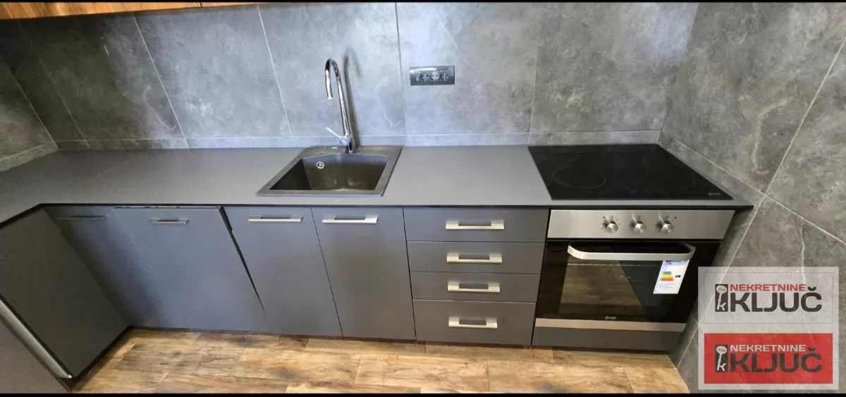 PODBARA IZDAJE SE TROSOBAN MODERNO OPREMLJEN STAN SA GARAŽOM 17