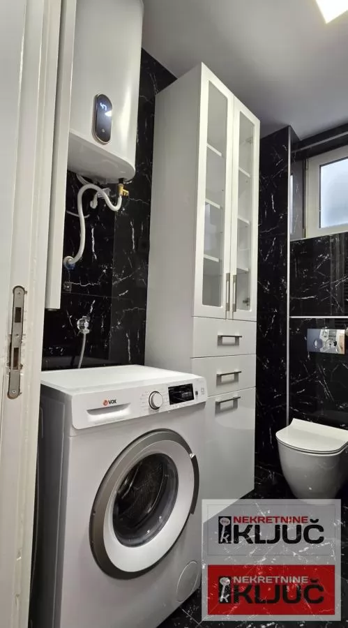 PODBARA IZDAJE SE TROSOBAN MODERNO OPREMLJEN STAN SA GARAŽOM 27