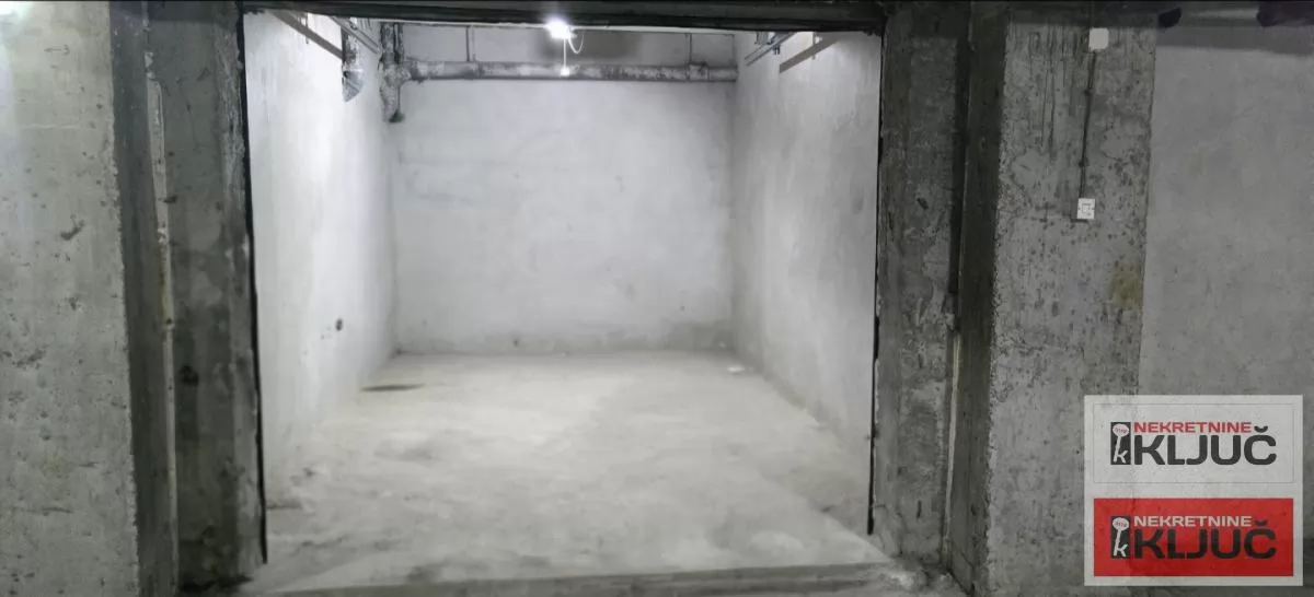 PODBARA IZDAJE SE TROSOBAN MODERNO OPREMLJEN STAN SA GARAŽOM 36