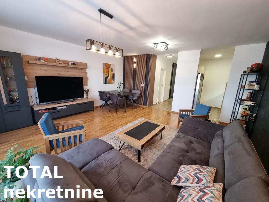 Stan,PETROVARADIN,PETROVARADIN,kv: 98.00, € 223000, ID: 1101936 7