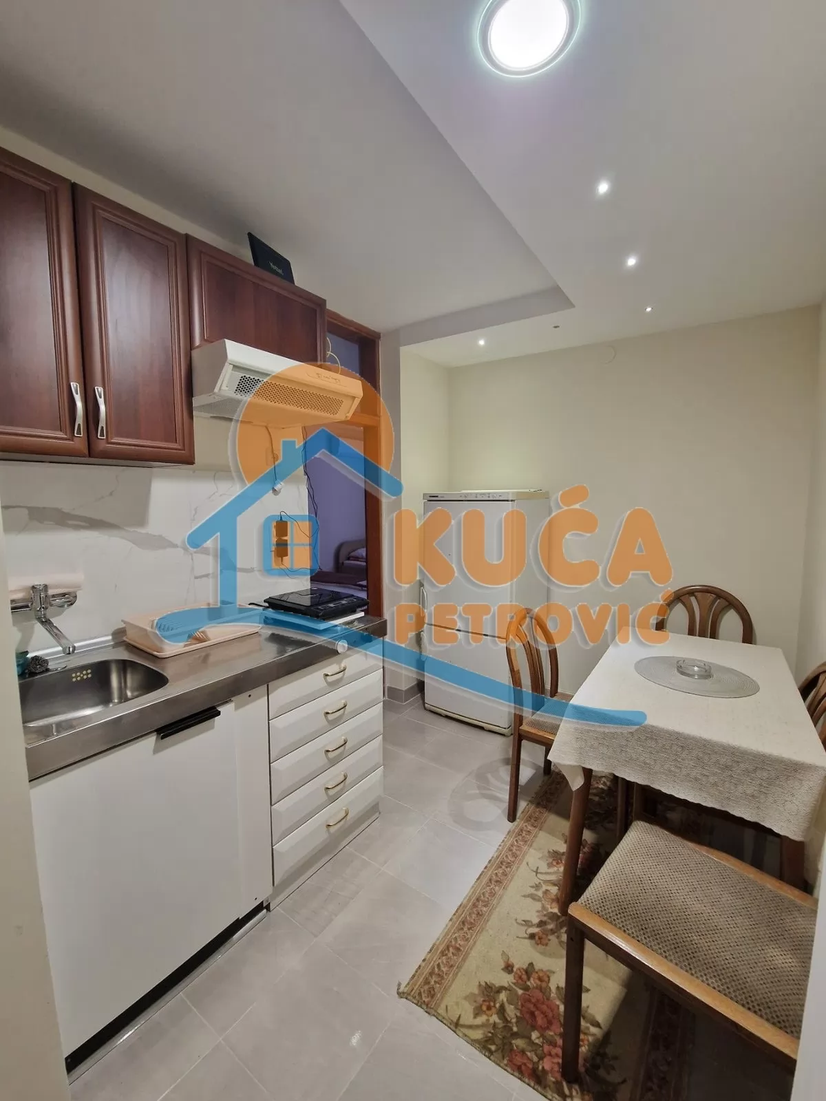 Trosoban stan, 73 m2, Centar, Olimpijska ulica ID: p-015413 2