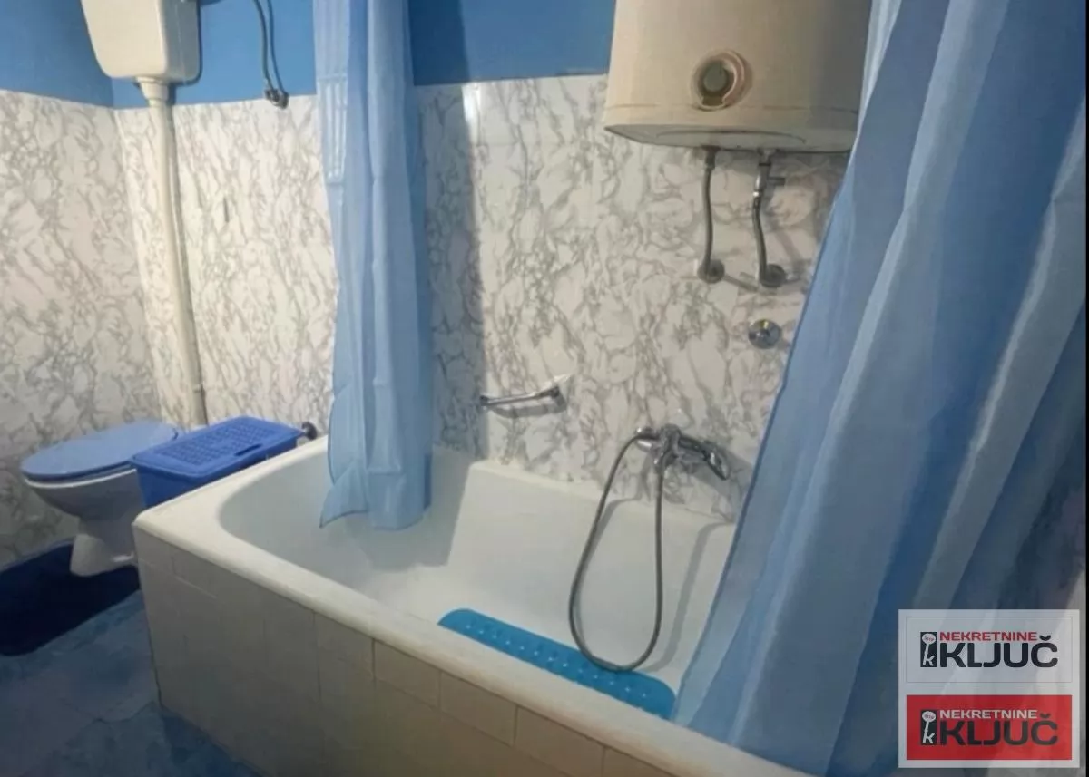 CENTAR IZDAJE SE DVOSOBAN NAMEŠTEN STAN 10