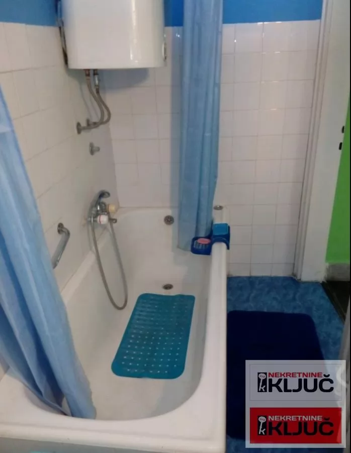 CENTAR IZDAJE SE DVOSOBAN NAMEŠTEN STAN 11