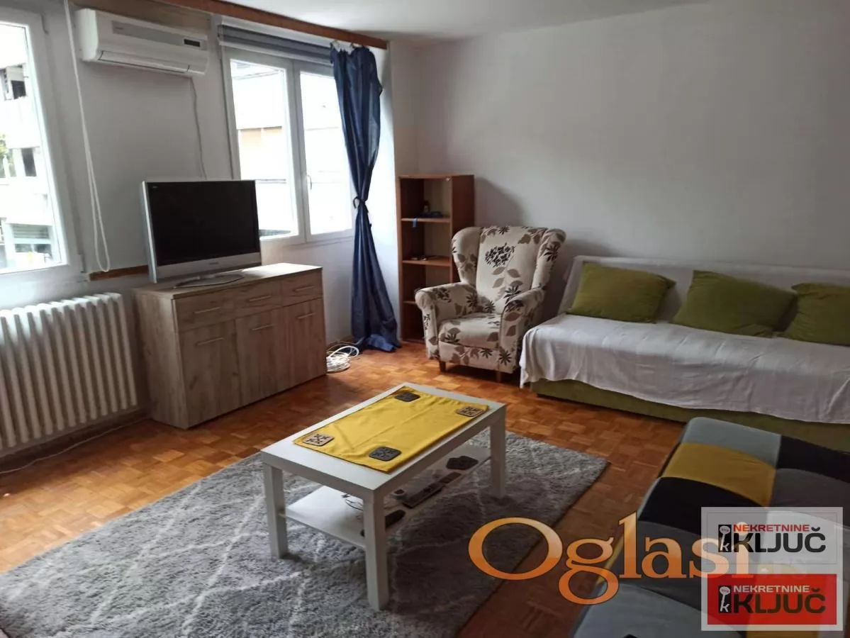 DOBAR STAN NA LIMANU 3/Preko puta Limanske pijace/ 2