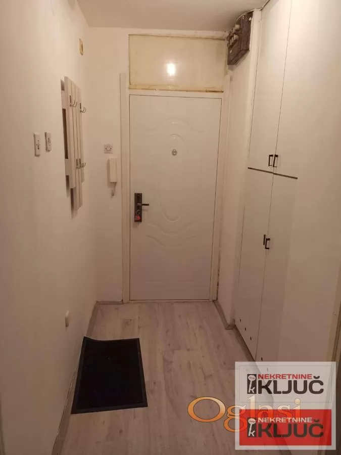 DOBAR STAN NA LIMANU 3/Preko puta Limanske pijace/ 5