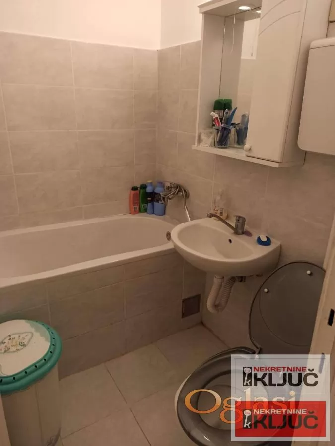 DOBAR STAN NA LIMANU 3/Preko puta Limanske pijace/ 6