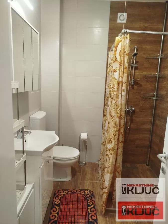 GRBAVICA IZDAJE SE DVOSOBAN NAMEŠTEN STAN 10