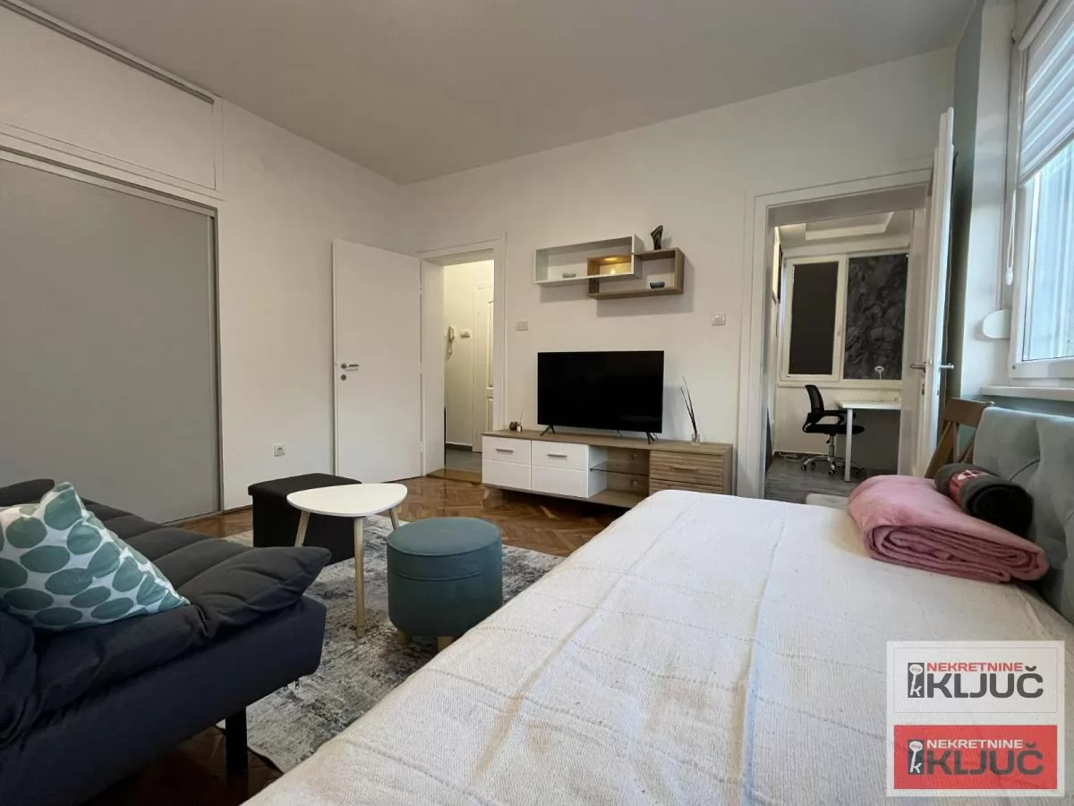 SPENS IZDAJE SE JEDNOSOBAN MODERNO OPREMLJEN STAN 3