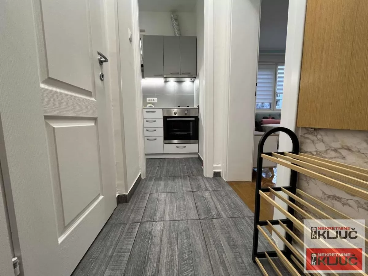 SPENS IZDAJE SE JEDNOSOBAN MODERNO OPREMLJEN STAN 5