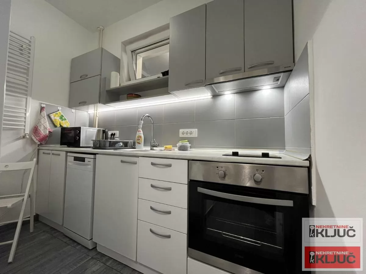 SPENS IZDAJE SE JEDNOSOBAN MODERNO OPREMLJEN STAN 7