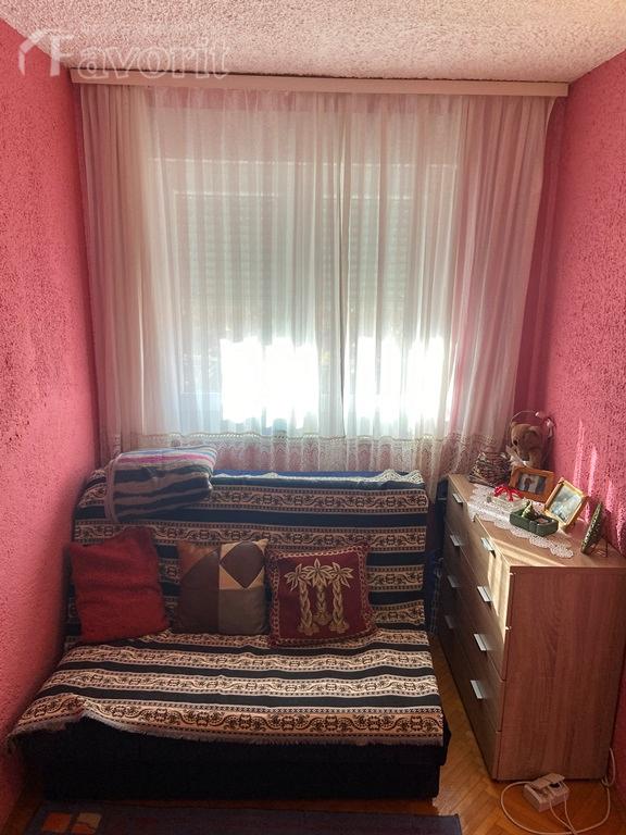 UCITELJSKO NASELJE, JELENE MIOC, 50m2 5