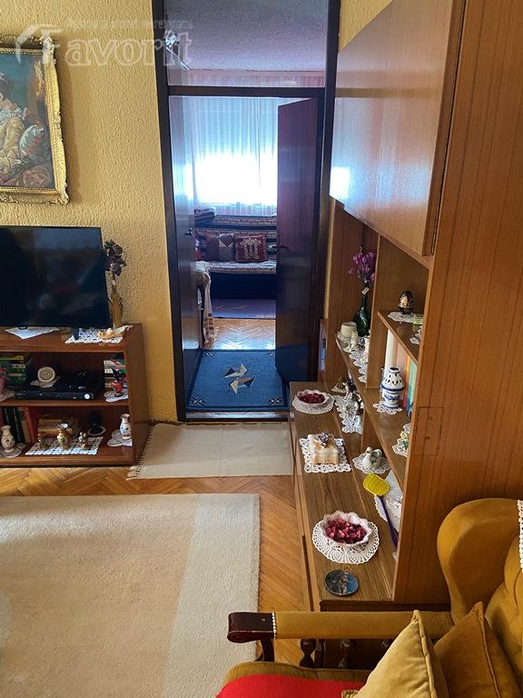 UCITELJSKO NASELJE, JELENE MIOC, 50m2 4