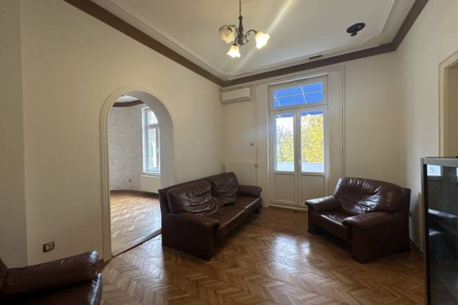 Komforan 2 0 stan na Dedinju  kod Hajd parka  59m2 1