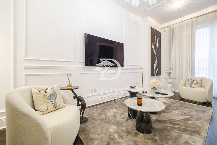 Izdajemo luksuzno opremljen  3 0 stan  Studentski trg  102m2 1