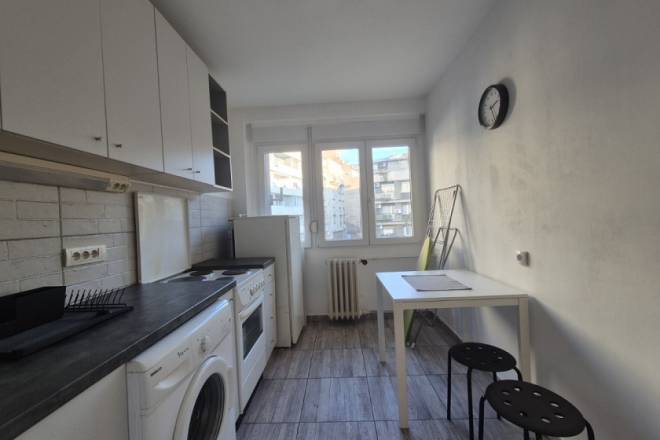 Izdajemo 1 0 stan u centru  Maršala Birjuzova 29m2 3