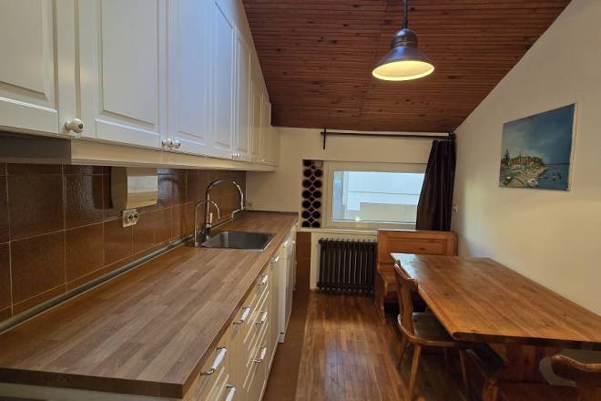 Prostran 3 5 stan u kući kod Olimpa  garaža  102m2 3