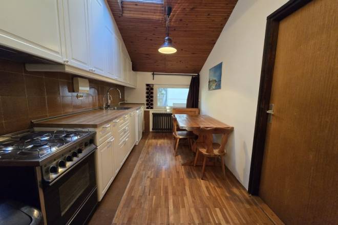 Prostran 3 5 stan u kući kod Olimpa  garaža  102m2 4