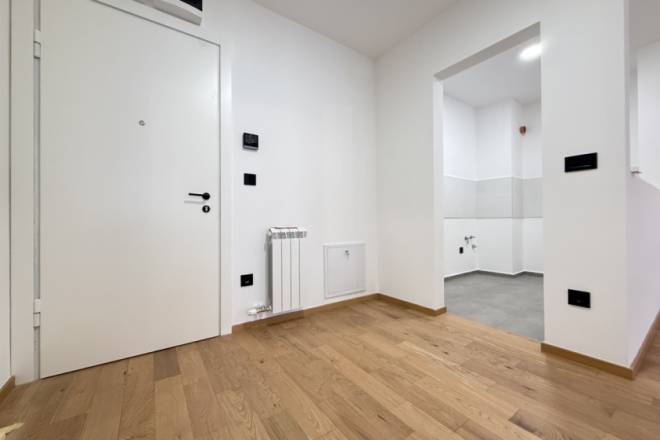 Pionir Palas  nov 2 0 stan  58m2  useljiv  parking 3