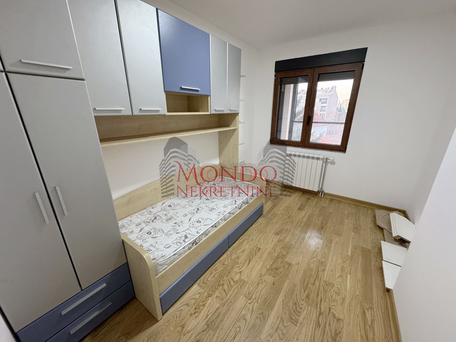 Dvoiposoban nov stan sa parking mestom  u blizini Doma zdravlja 9