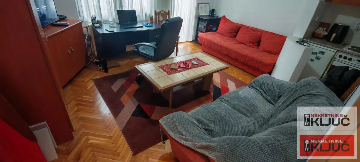 Dobra garsonjera u centru grada 1