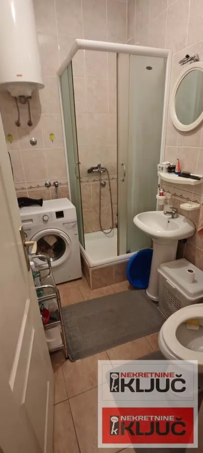 Dobra garsonjera u centru grada 10