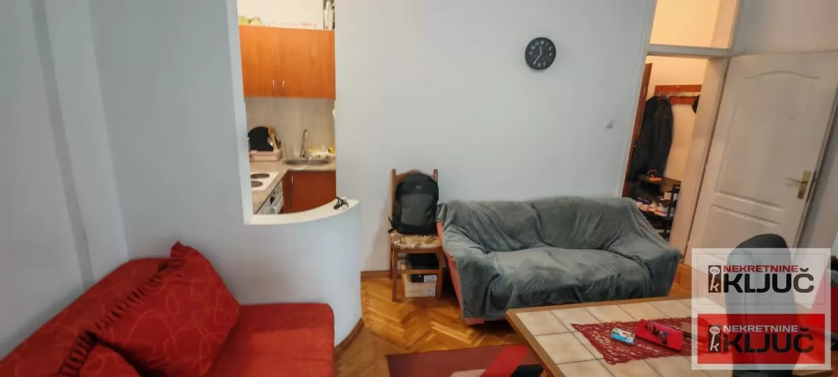 Dobra garsonjera u centru grada 5