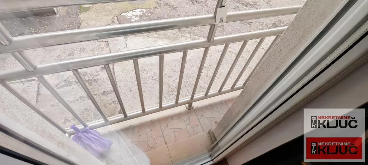 Dobra garsonjera u centru grada 7