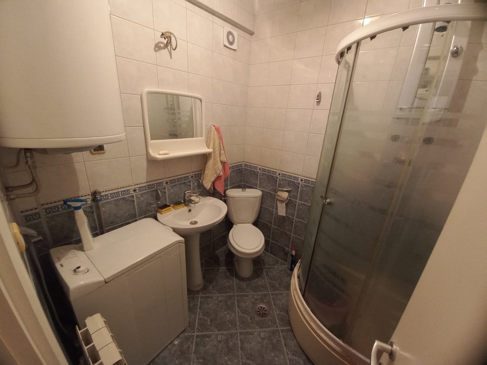 Prodajem 2 soban stan u Denkovoj bašti 4