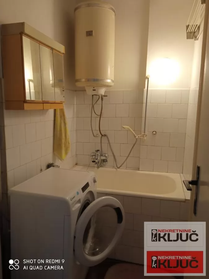 Dobar stan na Detelinari 10