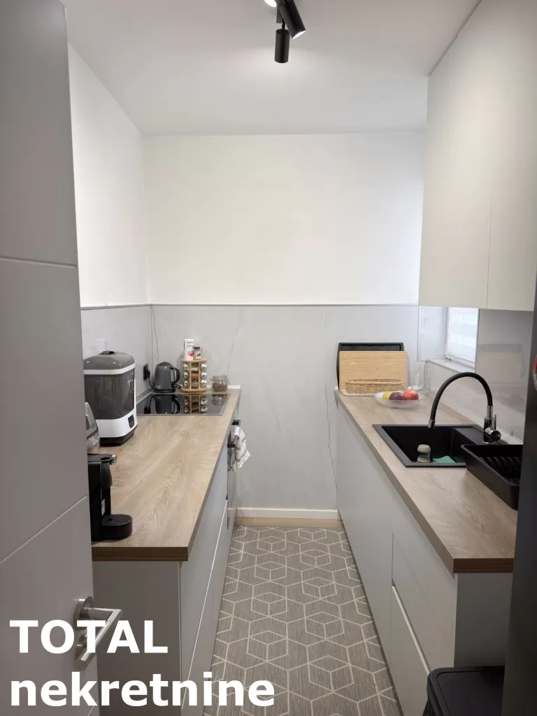 Stan,NOVI SAD,CENTAR,kv: 83.00, € 269000, ID: 1101934 13