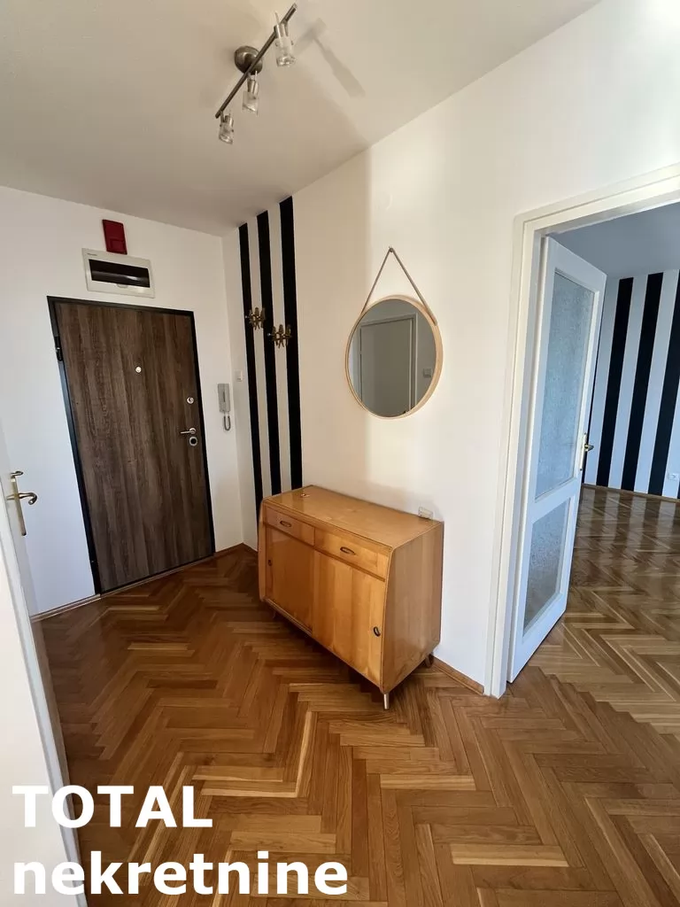 Stanovi,NOVI SAD,CENTAR,kv: 59.00, € 800, ID: 9189870 7