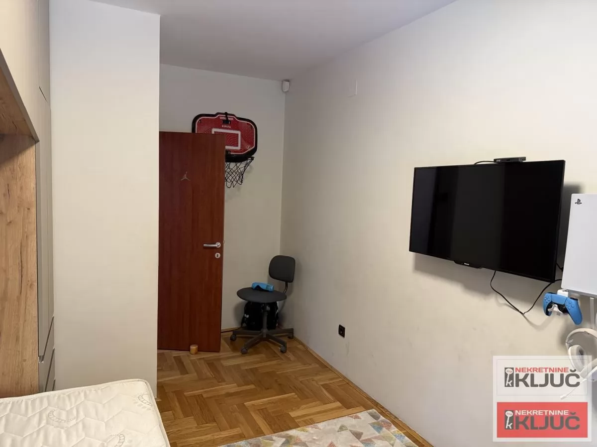 GRBAVICA, 67m2, Trosoban, Namešten 11