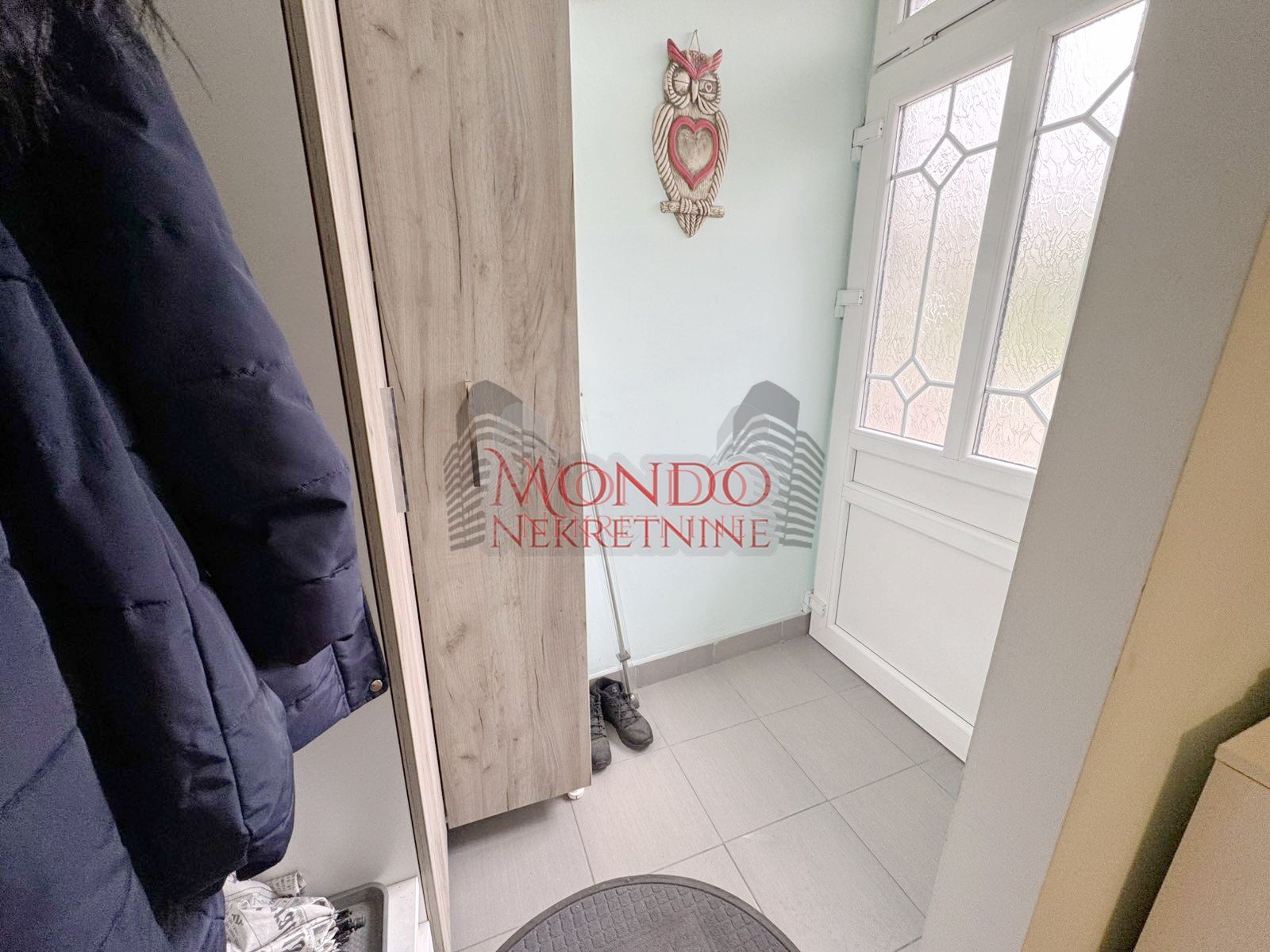 Jednoiposoban stan u prizemlju kuce sa posebnim ulazom, TA! 8