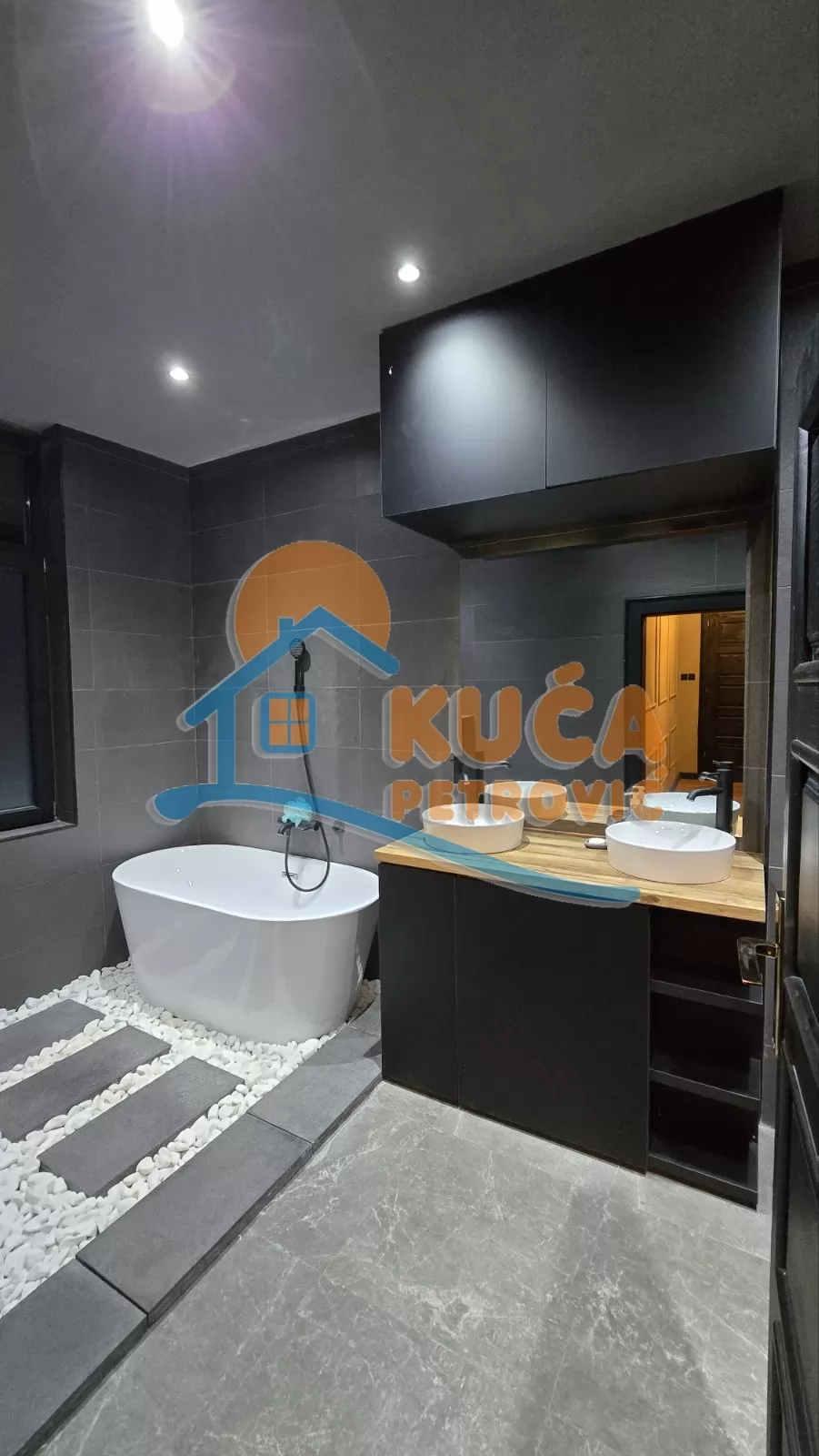 Dvosoban stan, 84 m2, Centar, Kneginje Ljubice ID: i-015456 12