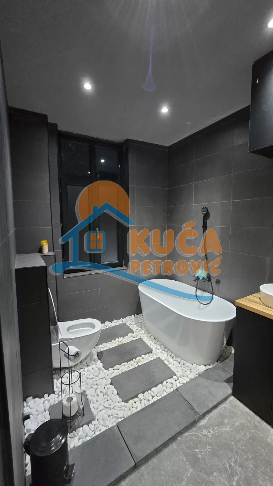 Dvosoban stan, 84 m2, Centar, Kneginje Ljubice ID: i-015456 13