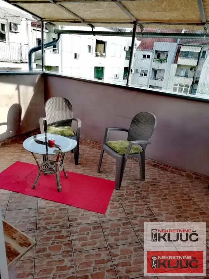 BULEVAR OSLOBOĐENJA IZDAJE SE NAMEŠTENA GARSONJERA 11