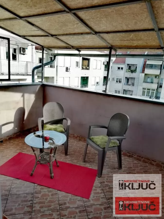 BULEVAR OSLOBOĐENJA IZDAJE SE NAMEŠTENA GARSONJERA 12