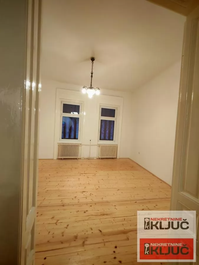 CENTAR IZDAJE SE RENOVIRANA KUĆA ZA POSLOVNE DELATNOSTI 7