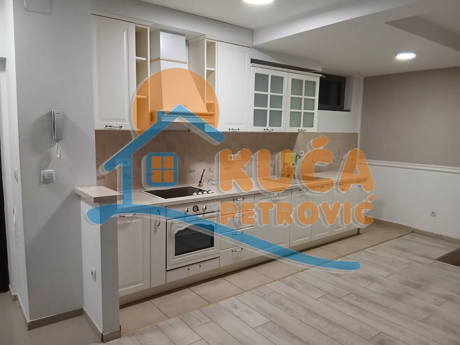 četvorosoban stan, 95 m2, Ćele kula, Cvijićeva ID: p-015481 1
